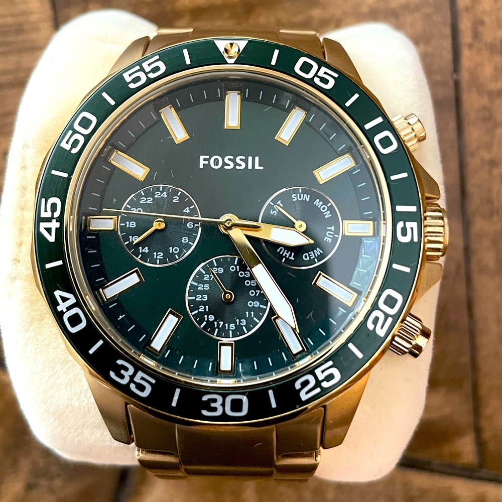 Mend’s Gold Fossil Watch w/ green dial